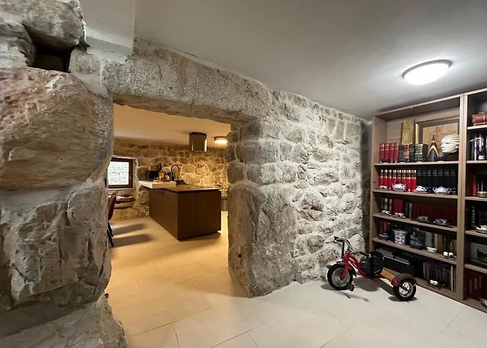 Maison Laurel - Beautiful Stone Estate With Private Pool, Near Split And Omis