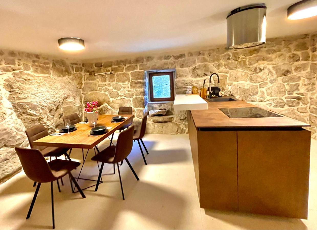 Maison Laurel: Historic Stone Estate With Private Pool Gata