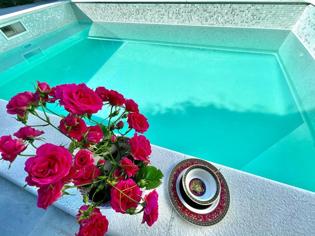 Maison Laurel: Historic Stone Estate With Private Pool *