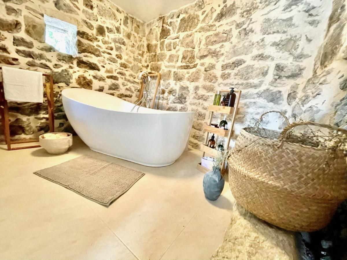 Villa Maison Laurel: Historic Stone Estate With Private Pool Gata