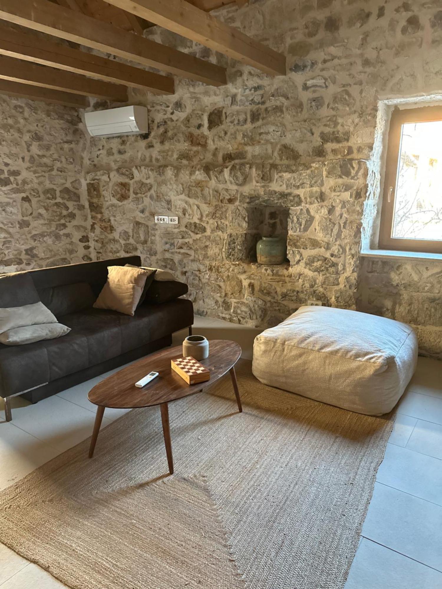 Villa Maison Laurel: Historic Stone Estate With Private Pool *